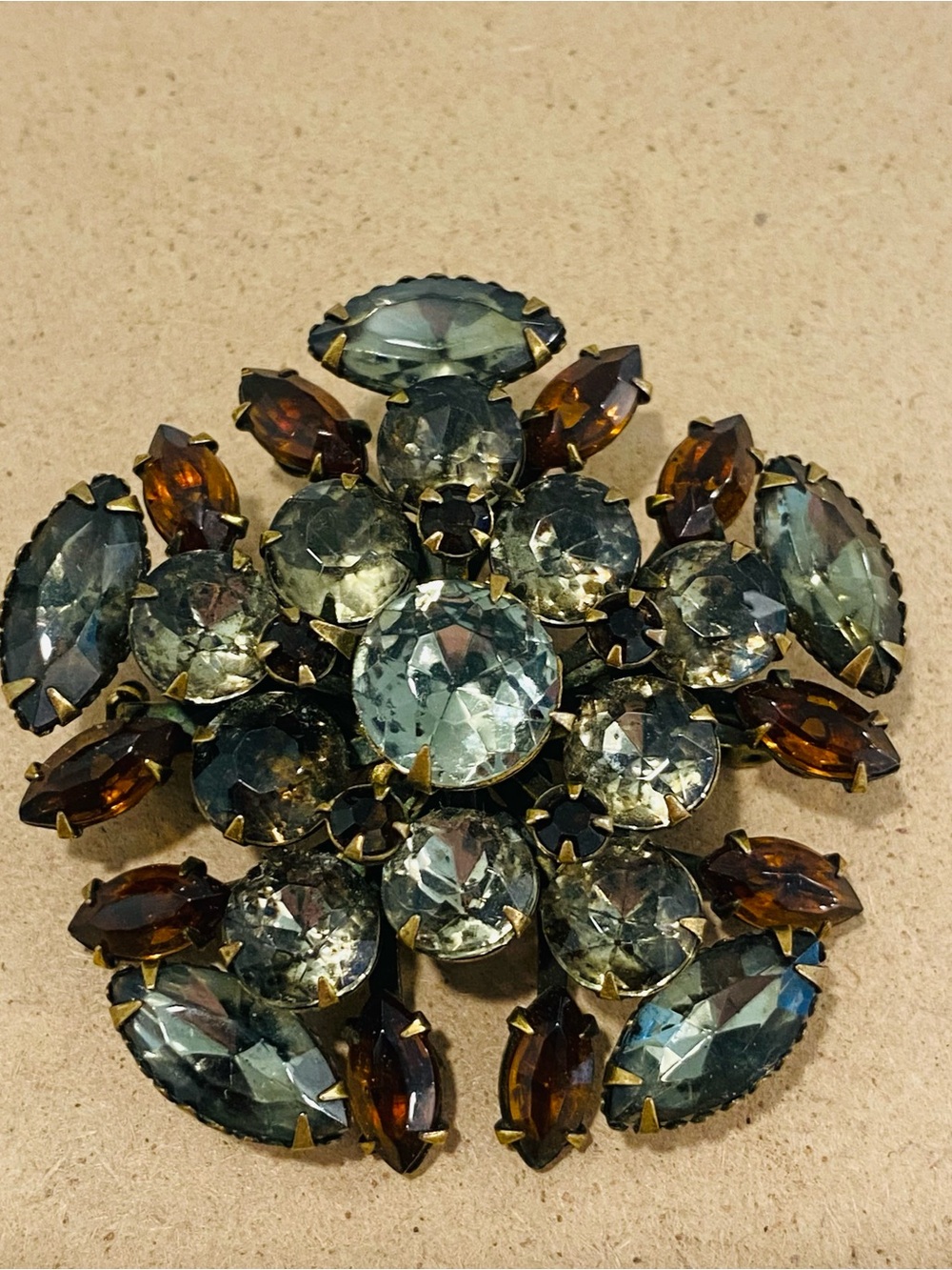 Vintage Mid Century Layered Cluster Brooch Rootbeer Brown Champagne Rivet Back